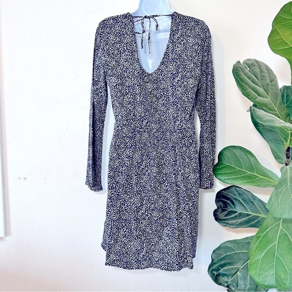 ROXY Blind Dreams Deep Vneck Faux Wrap In Mood Indigo Chaos Size Medium - Picture 8 of 15